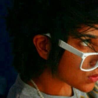 T.B: عمري ١٩  .....فلاووي احب الطرب..-شنب لا تقرب...@joudiinawaf مكتفي فيهاا لاحد يقرب ترا اغار