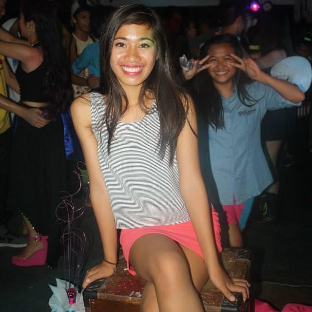 loves to be loved by the one i love. likes to take pictures with cute outfits. a happy kiddo ♥