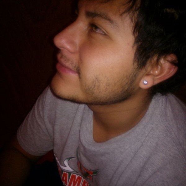 AlekzAlday's profile picture. 