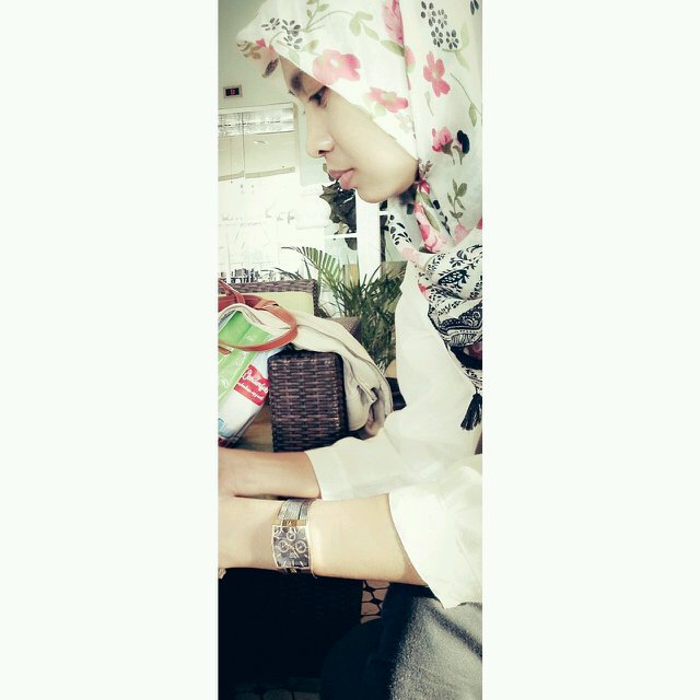 Reason, Passion, & Action! | simple | Still waiting & ♥ 'A' so much!! | Internal Auditor PTI (Wardah Cosmetics) | path & instagram: Put_afriani ☺