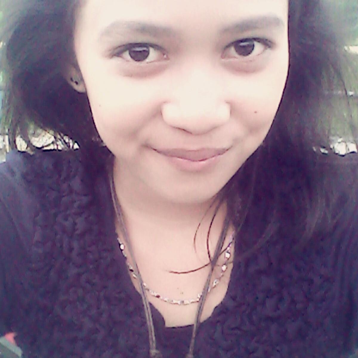 Follow me yep~~ mention for follback;;) ok fix ;**