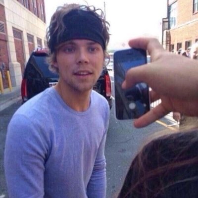 katereemm's profile picture. follow @ohheythereirwin she follows back