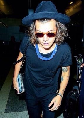 Free Follow || follow @umbrellahaz  and @icecoldnxrry they both off follow back