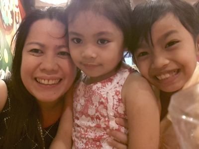 Sarah G die-hard fan, food lover, Accountant by profession