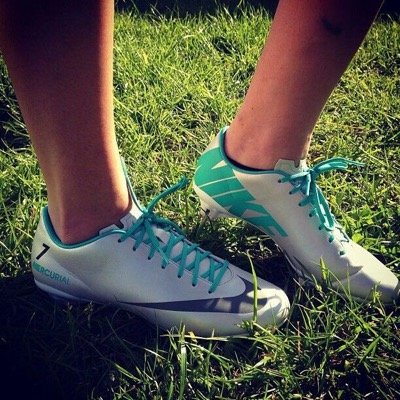 UK Boot Fanatic | Daily Posts of Football/Soccer Boots! Dm me your cleats for a chance that i will post it. Real Madrid. Arsenal. Manchester U