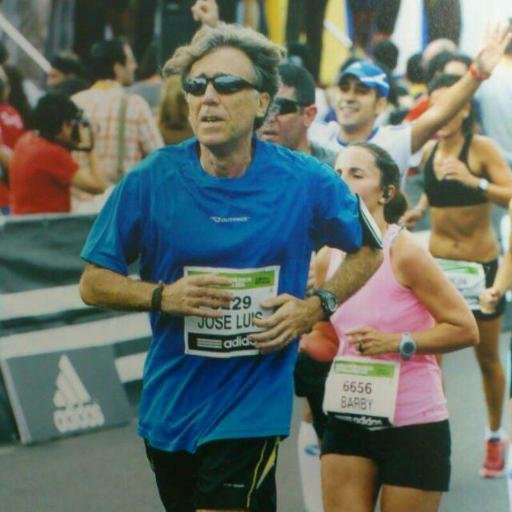 Hechizado por la tecnología. Runner.  Pedes in terra ad sidera visus.  Valencia (Spain)