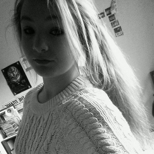 niamhcollins07's profile picture. Niamh Collins here from Killarney,im 15  follow for a follow back