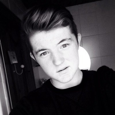 British Lad who LOVES wrestling, Mostly the divas because people dont give them enough credit for being AMAZING 3