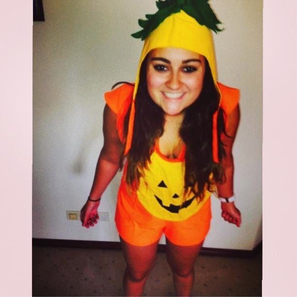 My name is Lauren Lynch, I'm 22 and a social media marketing junior. And these are the thoughts that drop.