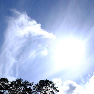 プロフィール画像は空。雲が神龍と元気玉のように見えるのでお気に入りである。