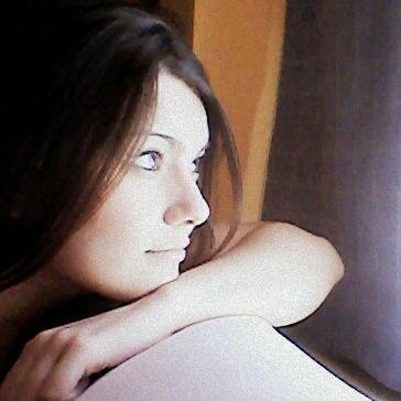 aniscrugar's profile picture. ''Que el alma que hablar puede con los ojos, también puede besar con la mirada.''