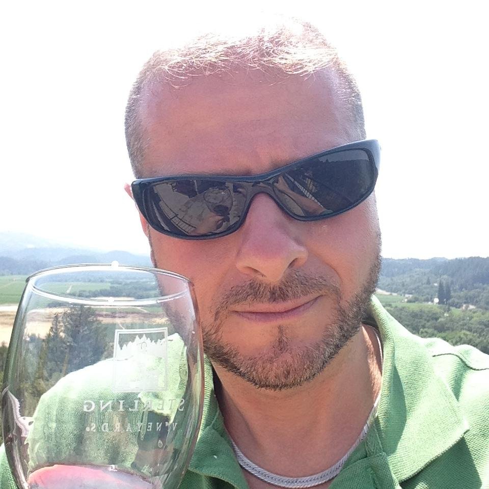 Rob blogs about simplifying and  un-sophisticating life, one piece at a time. http://t.co/3RypohlJrj