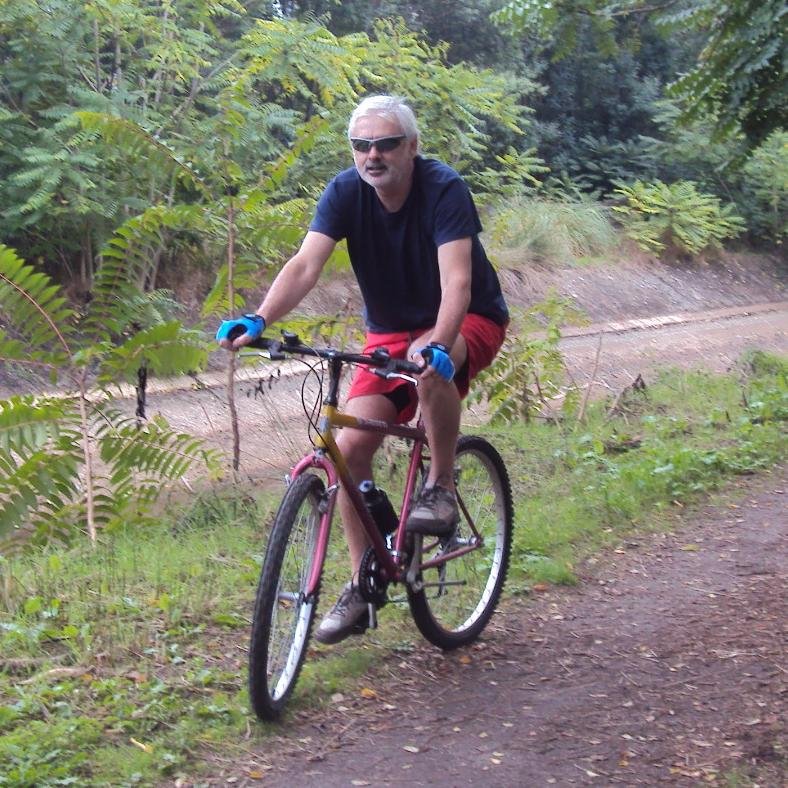 armandosantos57's profile picture. 