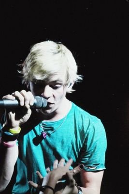 Easy Love ❤| #R5family❤|