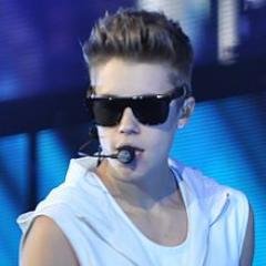 Let's make the world better, together. Download @shots and my fan club at @officialfahlo and tell a friend too. #shotties