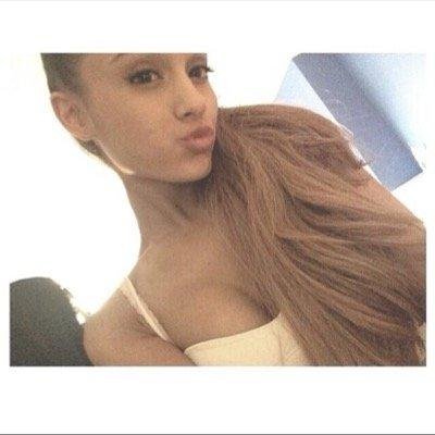 hjsdfncik's profile picture. fuck what people say do what makes you happy | ◽️sider