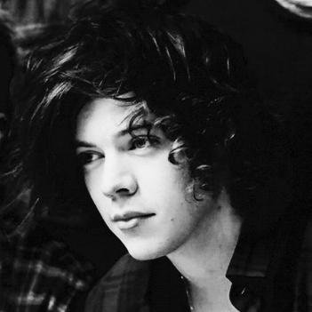 Follow me and I'll follow you back:)    They aren't only a band, I love them so much! ♡ Instagram: love_onedirection_hlzln