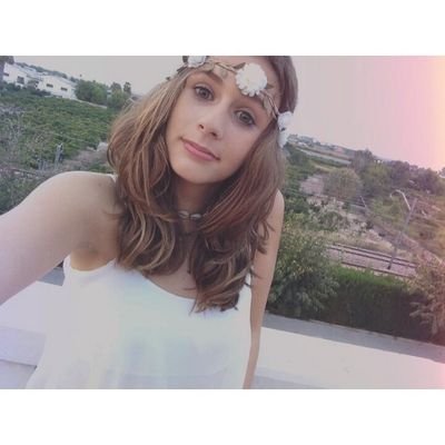 ~JDOM siempre en mi~
Sueca, Valencia.
Tan fría que quemaba, tan rota que cortaba.
622334241