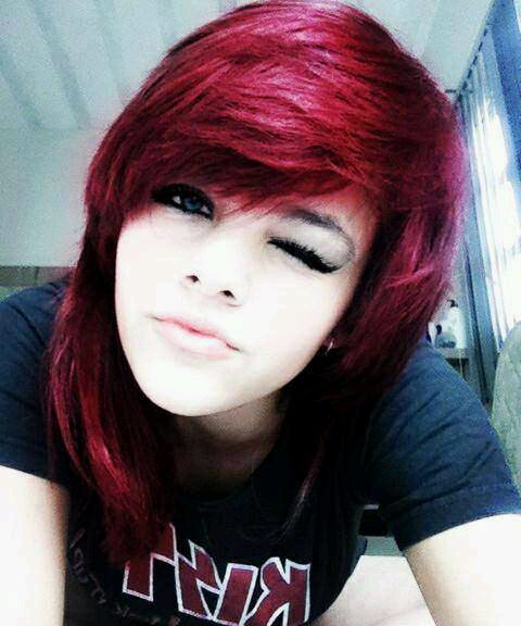 I'm a professional Fangirl! Bands, books and anime is what I live for... I don't do calm