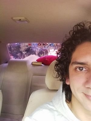 Si te llaman loco por seguir tus sueños, demuéstrales que lo tuyo no tiene cura
Via Niall Labour
