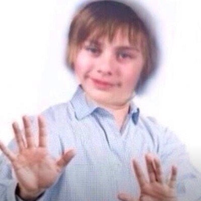 HEY! Just follow the link because i love you and gave you a free follow :)) thankssss (ps. follow back so i can follow people  and i wont reach a follow limit)
