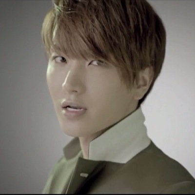 Super Junior にはまってはや◯年... トゥギよりのオールペンです。