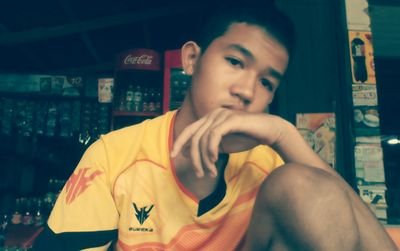 ไม่หล่อ