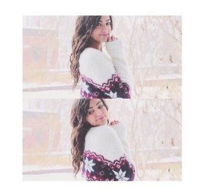 Bethany is my idol. Strictly. Cold nights. Hot tea. Rainy days. Cuddling. Born on Halloween ♥ 31st Oct 1998