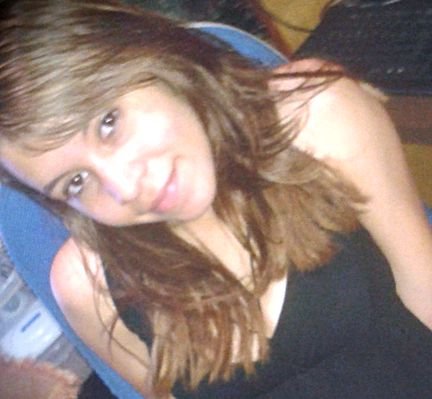 Não tenho tempo nem disposição para jogar pedras, estou ocupada demais espalhando amor !