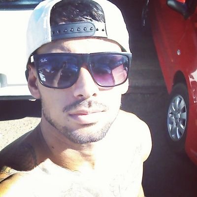 Estudo, Modelo , Curto a Vida, Ex jogador se futebol