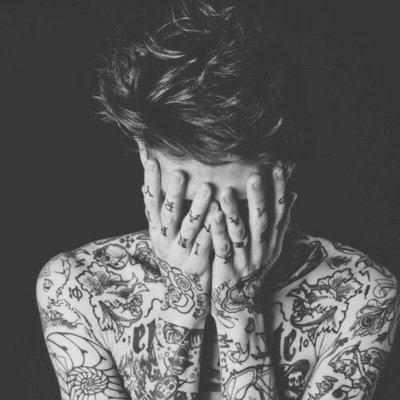 Bio-qualcosa su di te- mmmmh Louis Tommlinson ce lo vedrei bene - haahhahaah
