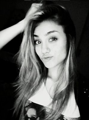 poxa_vanyy's profile picture. beije ,viva aproveite cada instante hoje vc esta aqui ! mais e amanha ? vc não sabe! por isso Aproveite!!