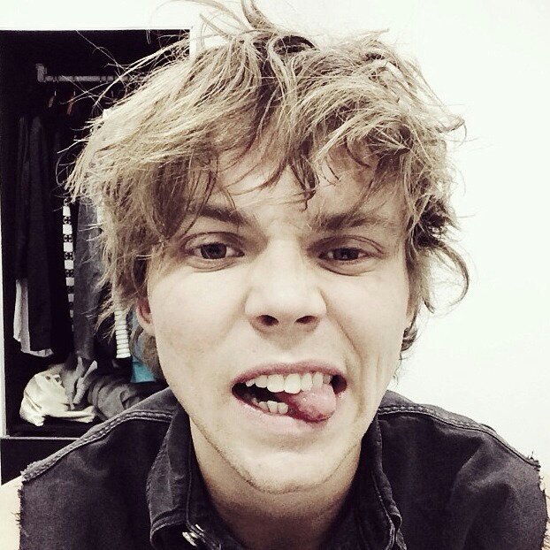 please follow @_galaxylucas_ bc I gave you free follow :-)							your sunshine will notice you :-)