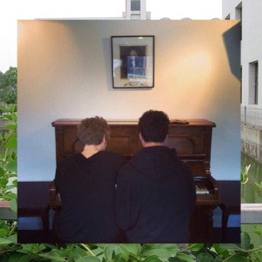 “e mi ha guardato e mi ha sorriso: la fine del mondo l'inizio del paradiso”-Lukey(280814)