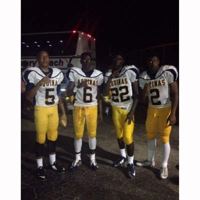 Mjlife022's profile picture. @sabellefrias @gabbrielllaa___⚡️St.Thomas Aquinas freshman2⃣0⃣1⃣8⃣ #6