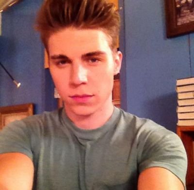 TheBossWarbler's profile picture. Hunter Clarington, but for you The leader of The Warblers. I hate artificial sweeteners, taste like pencil. «Once a Warbler, always a Warbler.» #PerfectGleeRol