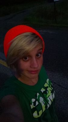 hockey_gurl_18's profile picture. 