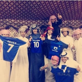 واحلف لك ؟ اني كل م سمعت 
    اسمك ابتسم واشتاقلك ♡♡.