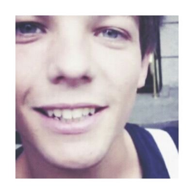hi please follow @legalourry and help her reach goals thanks ilysm