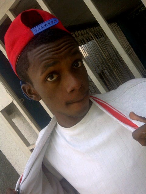 Merveillesniper's profile picture. Je vis ma life Peu importe vos salades et puis sérieux ta morale de lépreux vas la faire a ta memère lôl déteste-moi si tu veux je m'en fou de toi :-P