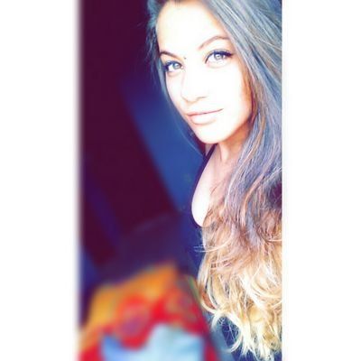 Aqueles que não fazem nada estão sempre dispostos a criticar os que fazem algo.                                     snap:carlagms00