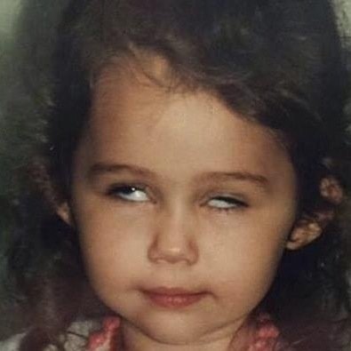 Miley,vocé é o isqueiro que acende o fogo da boca do meu rabo.