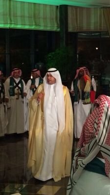 بكالوريوس فيزياء وماجستير قياس وتقويم مهتم بعالم الاسهم والاستثمار