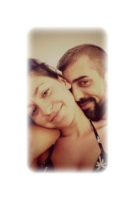 feliz a tu lado no necesito nada mas te quiero