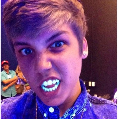 TE DEI UM FOLLOW GRATIS------ da rt aqui pf https://t.co/GIEK16Mhgu