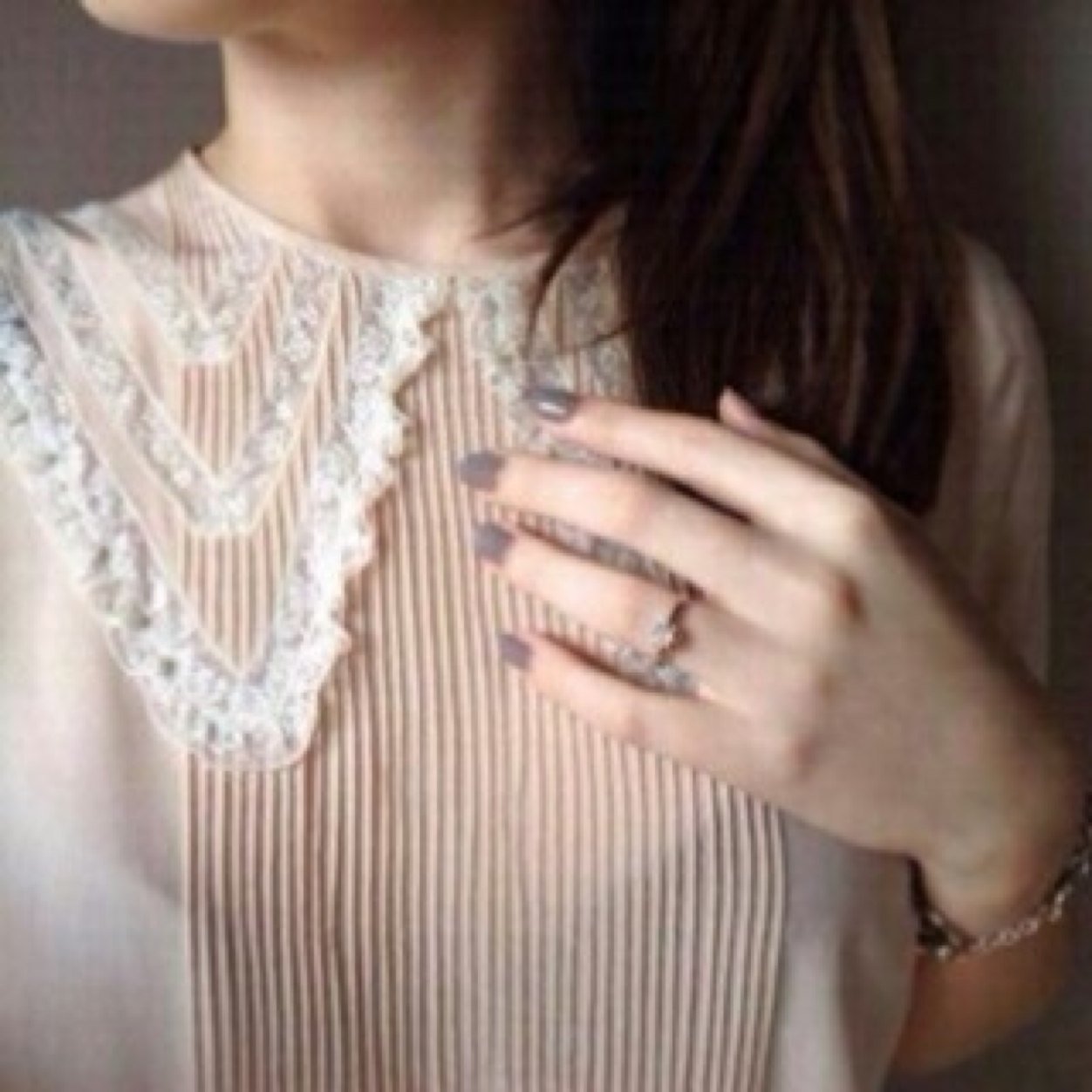 اي حاجه تعجبك وتاخذيها اعملي لنا رتويت عليها حساباتنا: @X90E69 @_xr31