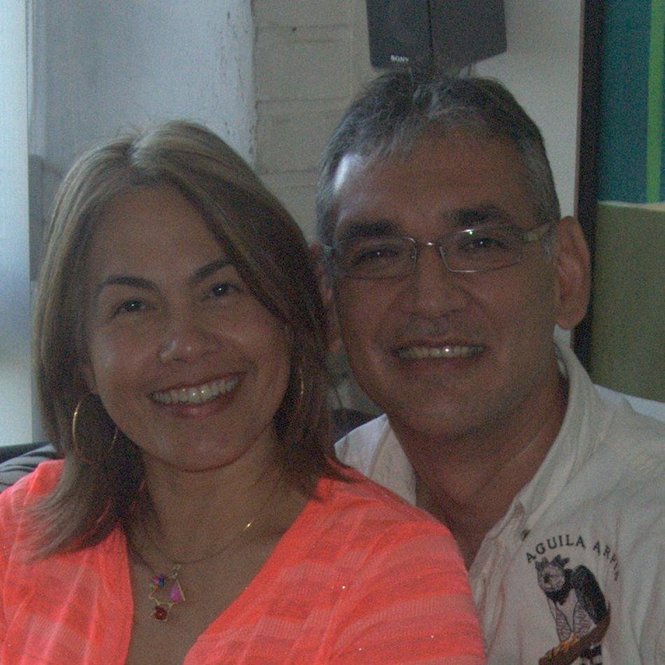 Médico Veterinario. Especialista en Medicina de la Conservación.Director Nacional del Programa de Conservación del Águila Harpía en Venezuela.