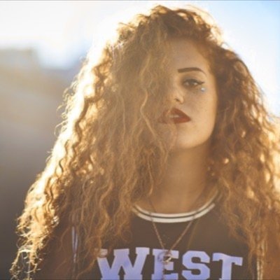 I love mahogany lox i hope one day she will follow me!!! follow me on instagram if you want its mahoganyloxz✌️