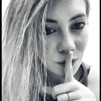 Mamma chioccia /
Cantante di ninna nanne /
In fissa per l'hip hop e il rap italiano 
✌