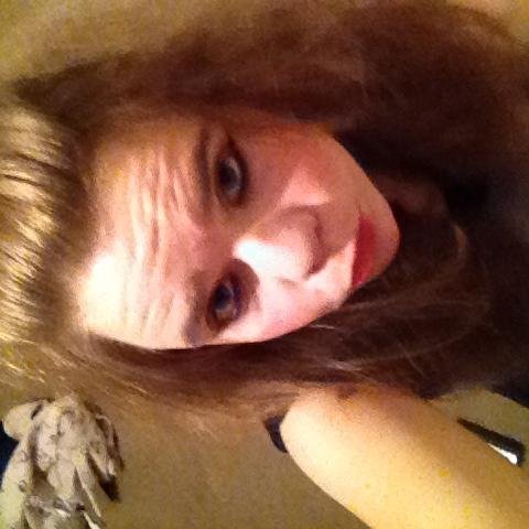 I'm Susan Im 20 years old I love listening to music and I adore my boyfriend want to ask me just message me thanks!!